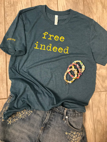 "free indeed" Short Sleeve Tee Shirt, Crew Neck, Heather Deep Teal